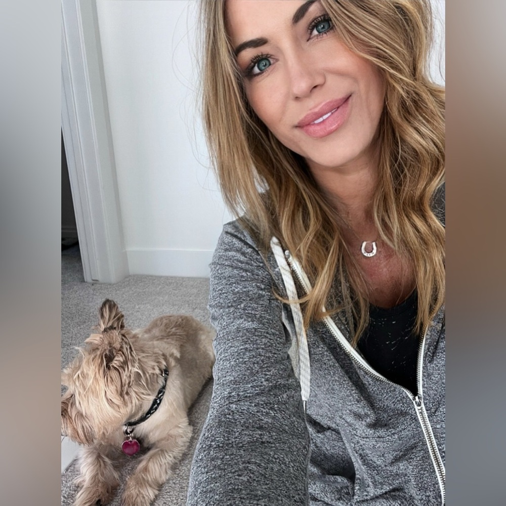 Meet your Posher, Hillary